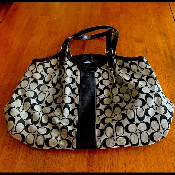 Coach Handbags - Coach shoulder bag purse